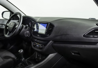 Подержанный автомобиль LADA (ВАЗ) Vesta Sedan 2019 года (9 фото)