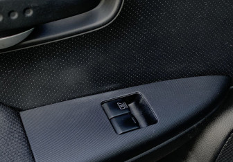 Подержанный автомобиль Nissan Note 2012 года (12 фото)