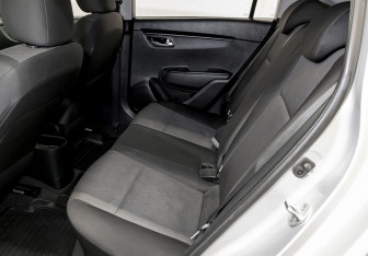 Подержанный автомобиль Kia Rio Hatchback 2021 года (11 фото)