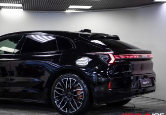 Подержанный автомобиль Zeekr 001 2023 года (32 фото)