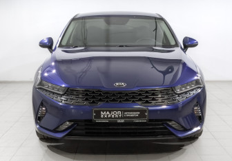 Подержанный автомобиль Kia K5 2021 года (2 фото)