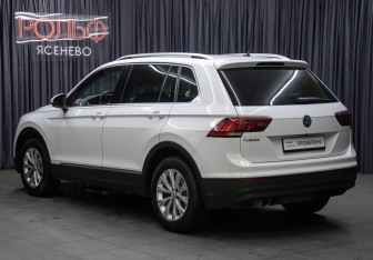 Подержанный автомобиль Volkswagen Tiguan 2018 года (7 фото)