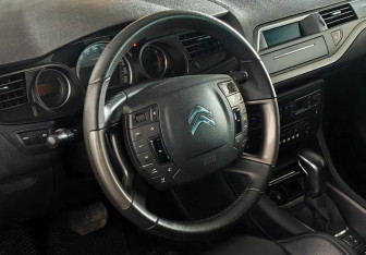 Подержанный автомобиль Citroen C5 Wagon 2014 года (12 фото)