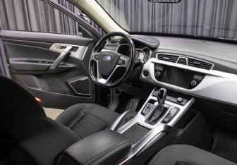Подержанный автомобиль Geely Atlas 2018 года (11 фото)