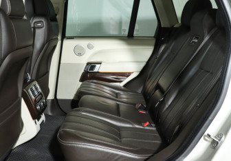 Подержанный автомобиль Land Rover Range Rover 2015 года (10 фото)