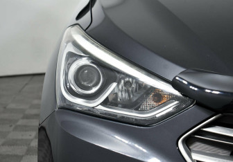 Подержанный автомобиль Hyundai Santa Fe 2016 года (5 фото)