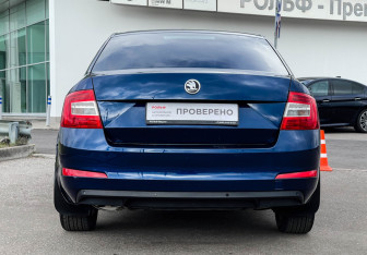 Подержанный автомобиль Skoda Octavia Liftback 2015 года (6 фото)