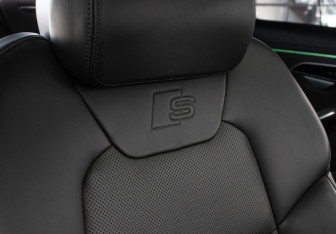 Подержанный автомобиль Audi A8 2019 года (21 фото)