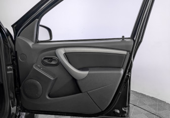 Подержанный автомобиль Renault Duster 2019 года (24 фото)