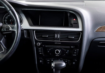 Подержанный автомобиль Audi A4 Sedan 2015 года (26 фото)