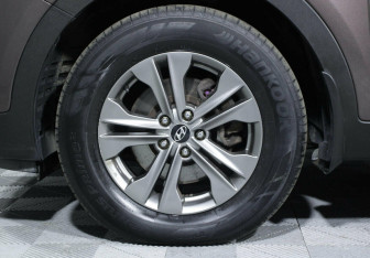 Подержанный автомобиль Hyundai Santa Fe 2012 года (5 фото)