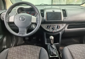 Подержанный автомобиль Nissan Note 2007 года (13 фото)