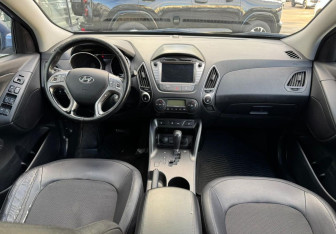 Подержанный автомобиль Hyundai ix35 2014 года (9 фото)