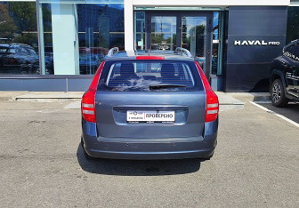 Подержанный автомобиль Kia Ceed Wagon 2009 года (6 фото)