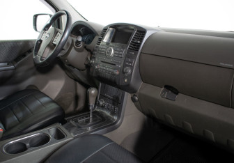 Подержанный автомобиль Nissan Pathfinder 2010 года (9 фото)