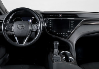 Подержанный автомобиль Toyota Camry Sedan 2021 года (12 фото)