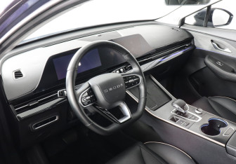 Подержанный автомобиль Omoda C5 2024 года (9 фото)