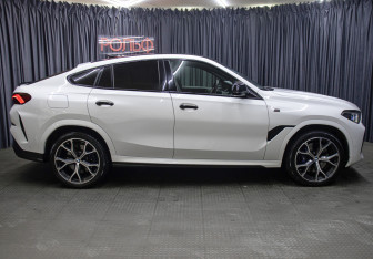 Подержанный автомобиль BMW X6 2020 года (4 фото)