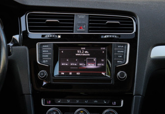 Подержанный автомобиль Volkswagen Golf Hatchback 2014 года (10 фото)