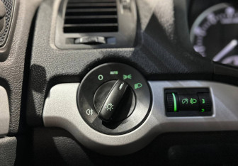Подержанный автомобиль Skoda Octavia Liftback 2012 года (12 фото)