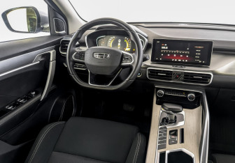 Подержанный автомобиль Geely Coolray 2023 года (25 фото)