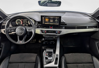 Подержанный автомобиль Audi A4 Sedan 2021 года (14 фото)