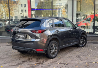 Подержанный автомобиль Mazda CX-5 2019 года (8 фото)