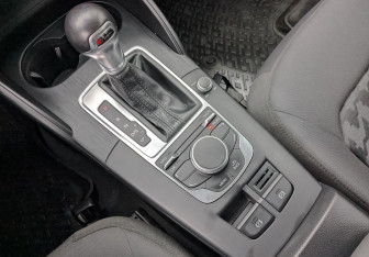 Подержанный автомобиль Audi A3 Sedan 2014 года (24 фото)