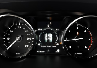 Подержанный автомобиль Land Rover Range Rover Evoque 2018 года (16 фото)