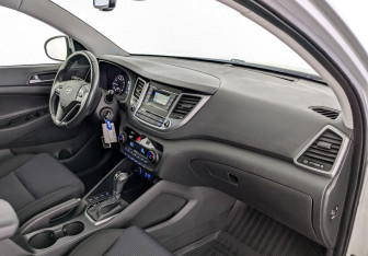 Подержанный автомобиль Hyundai Tucson 2016 года (11 фото)