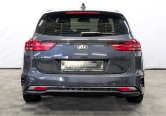 Подержанный автомобиль Kia Ceed Wagon 2019 года (6 фото)