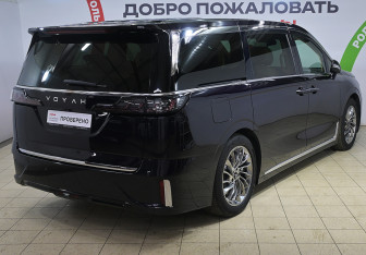Подержанный автомобиль Voyah Dream 2023 года (4 фото)