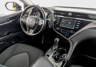 Подержанный автомобиль Toyota Camry Sedan 2019 года (27 фото)