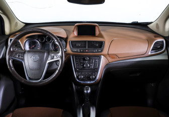 Подержанный автомобиль Opel Mokka 2014 года (12 фото)