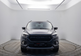 Подержанный автомобиль Ford Kuga 2018 года (2 фото)