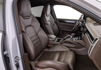 Подержанный автомобиль Porsche Cayenne 2021 года (24 фото)