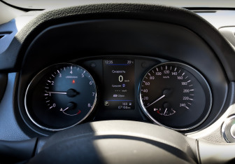 Подержанный автомобиль Nissan X-Trail 2021 года (13 фото)