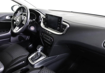 Подержанный автомобиль Kia Ceed Hatchback 2020 года (5 фото)