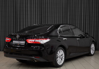 Подержанный автомобиль Toyota Camry Sedan 2019 года (4 фото)