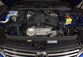 Подержанный автомобиль Volkswagen Touareg 2016 года (8 фото)