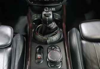 Подержанный автомобиль MINI Clubman Wagon 2016 года (18 фото)