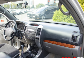 Подержанный автомобиль Toyota Land Cruiser Prado 2008 года (12 фото)