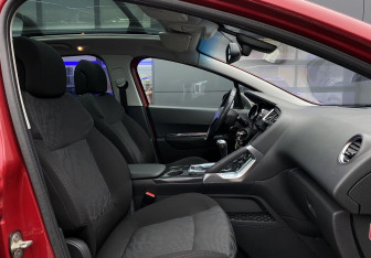 Подержанный автомобиль Peugeot 3008 2011 года (17 фото)