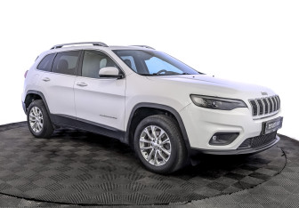 Подержанный автомобиль Jeep Cherokee 2018 года (3 фото)