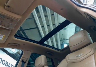 Подержанный автомобиль Cadillac XT5 2020 года (24 фото)