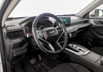 Подержанный автомобиль Haval Jolion 2022 года (16 фото)