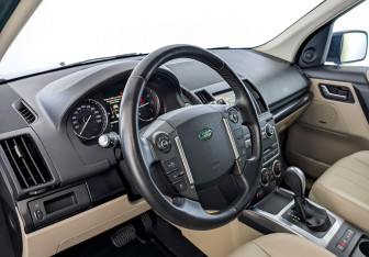 Подержанный автомобиль Land Rover Freelander 2014 года (16 фото)