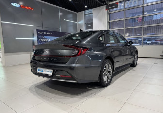 Подержанный автомобиль Hyundai Sonata 2020 года (4 фото)