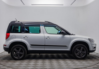 Подержанный автомобиль Skoda Yeti 2017 года (6 фото)