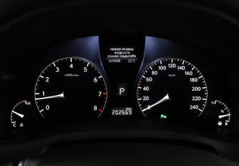 Подержанный автомобиль Lexus RX 2012 года (16 фото)